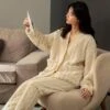 Ensemble Cocooning En Peluche Torsadé Pour Femme • Moment Cocooning