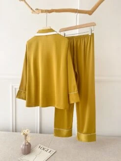 Pyjama En Satin élégant Style Vintage • Moment Cocooning 22 Pyjama En Satin élégant Style Vintage • Moment Cocooning -Maison Série 77418 symsgx