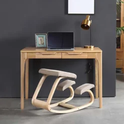 Pouf Chaise à Genoux Ergonomique • Moment Cocooning -Maison Série AriceHou chaise genoux ergonomique Anti myopie tabouret Original mobilier de maison et de bureau en bois