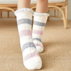 Chaussettes Fourrées à Rayures • Moment Cocooning -Maison Série Horizonplus chaussettes d hiver en coton pais pour femmes chaussettes rayures multicolores tient chaud antid rapant 10