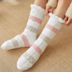 Chaussettes Fourrées à Rayures • Moment Cocooning -Maison Série Horizonplus chaussettes d hiver en coton pais pour femmes chaussettes rayures multicolores tient chaud antid rapant 6