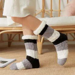 Chaussettes Fourrées à Rayures • Moment Cocooning -Maison Série Horizonplus chaussettes d hiver en coton pais pour femmes chaussettes rayures multicolores tient chaud antid rapant 8
