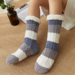 Chaussettes Fourrées à Rayures • Moment Cocooning -Maison Série Horizonplus chaussettes d hiver en coton pais pour femmes chaussettes rayures multicolores tient chaud antid rapant 9