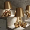 Lampe Design 5 Frères • Moment Cocooning -Maison Série Lampe Led en r sine Little Golden Man en forme de dessin anim luminaire d coratif.jpg Q90.jpg 1