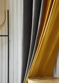 Rideau Occultant En Velours Bi-color • Moment Cocooning 10 Rideau Occultant En Velours Bi-color • Moment Cocooning -Maison Série Rideaux occultants en velours jaune gris pour la chambre coucher rideau couture salon 3